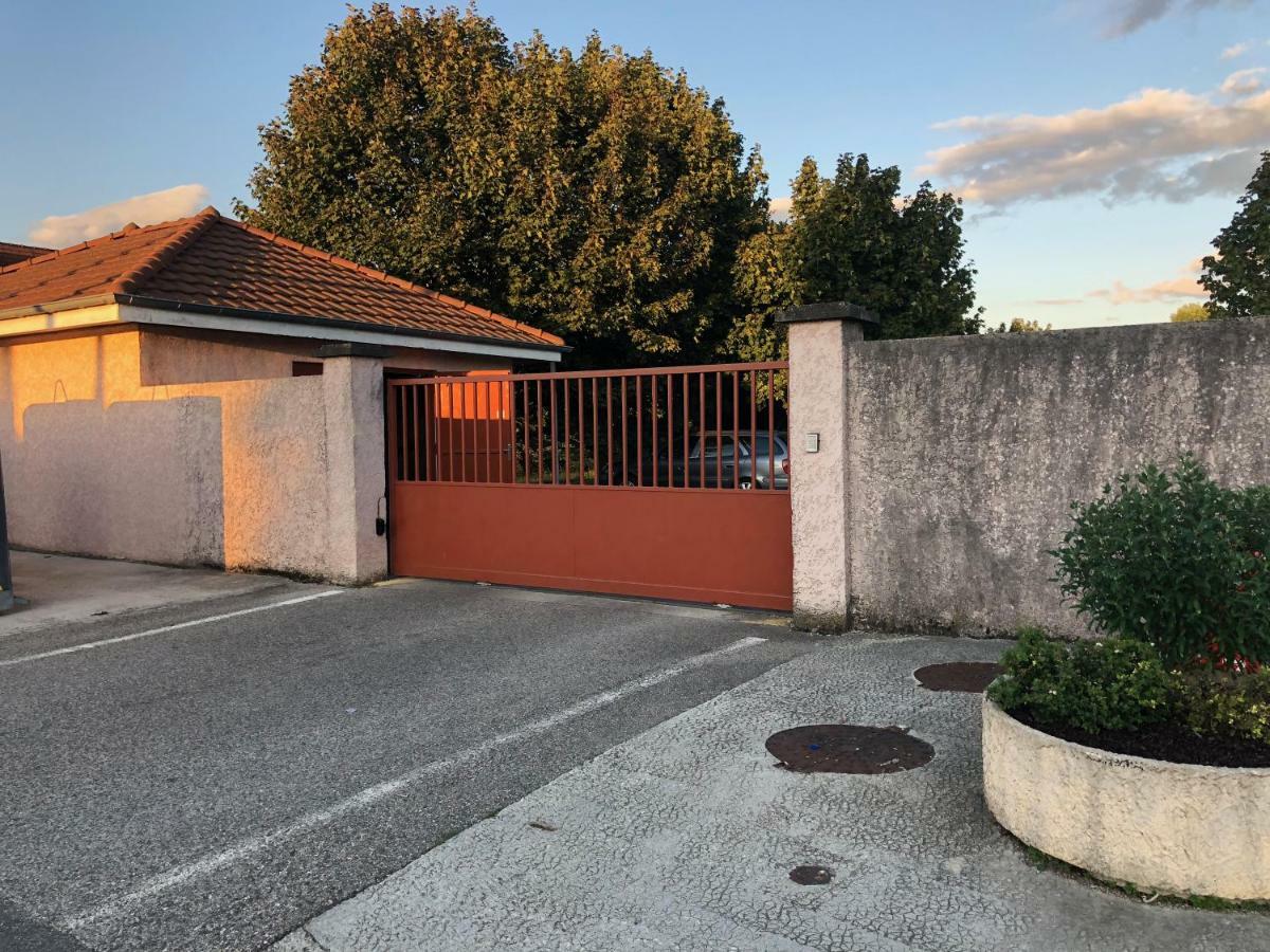 Appartement Au Milieu Des Lacs, Au Bord Du Guiers Aoste ภายนอก รูปภาพ